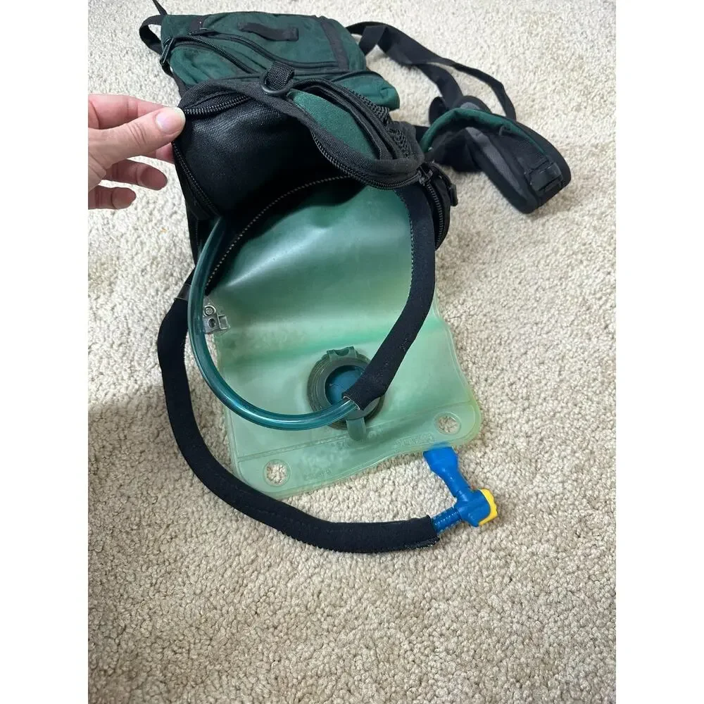 Vintage Camelbak Mule Green Hydration Pack Backpack w/ Bladder M.U.L.E. Hiking